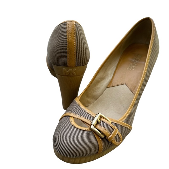 Vintage Michael Kors Reese canvas wedges, round toe with buckle. - Picture 4 of 6